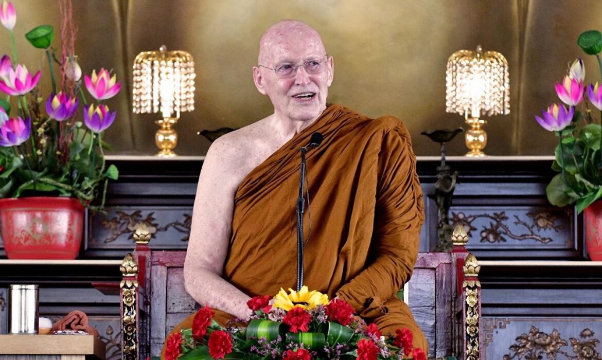 Thiền sư Ajahn Sumedho
